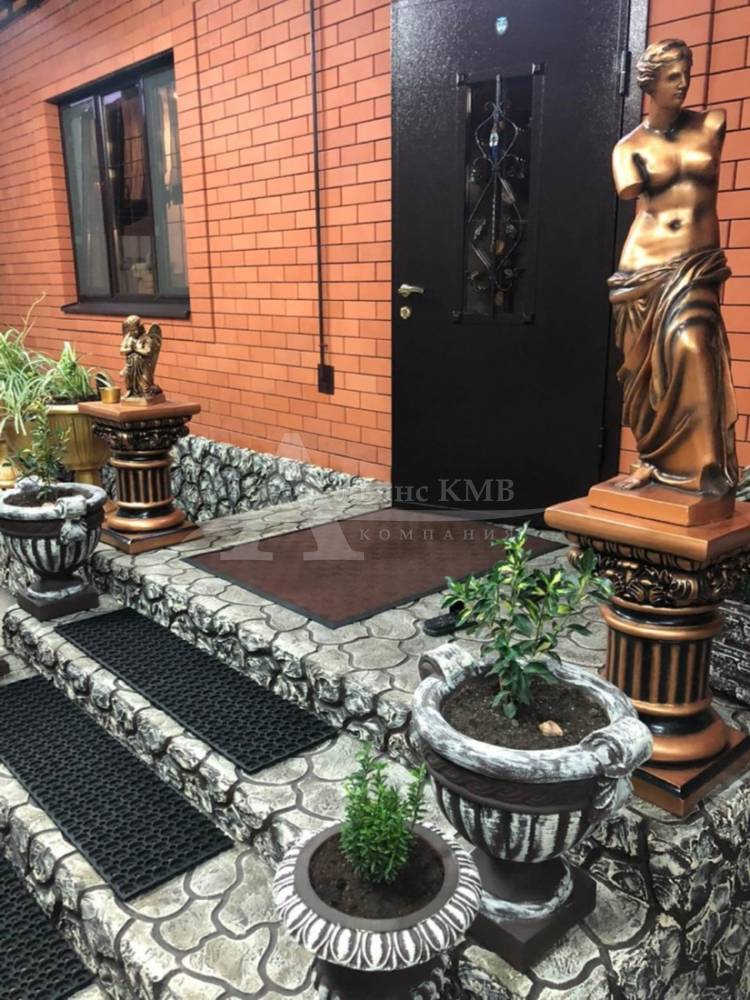 Ставропольский край, Пятигорск, Пионерлагерная ул.; Дом 200м² на участке 3 сот. 3 эт.