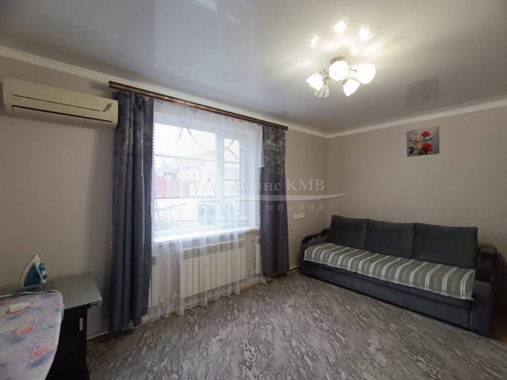 Ставропольский край, Зеленокумск, Заречная ул.; Квартира 48м² 1/2 эт.