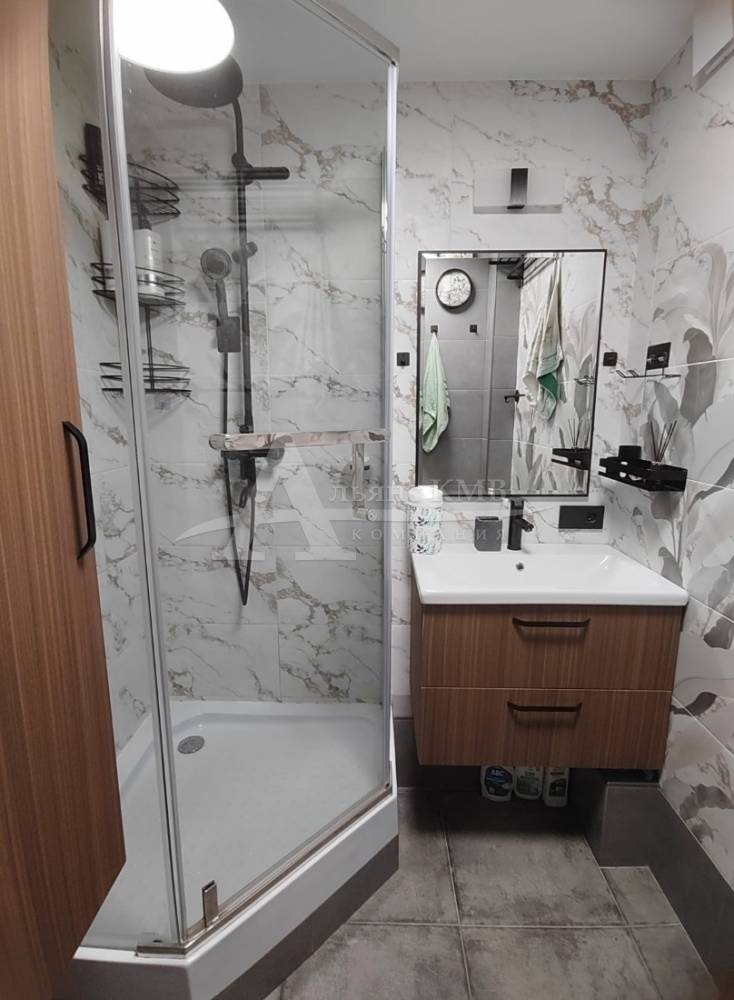 fd9b1637-49e6-4d00-9f11-1027229ff085