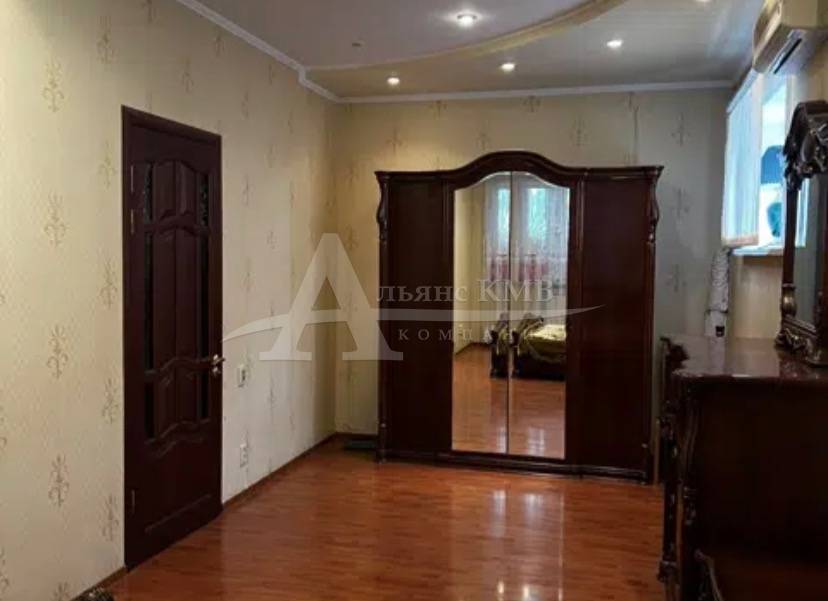 9eb99df1-926a-41bf-bb21-4c3d2d394512