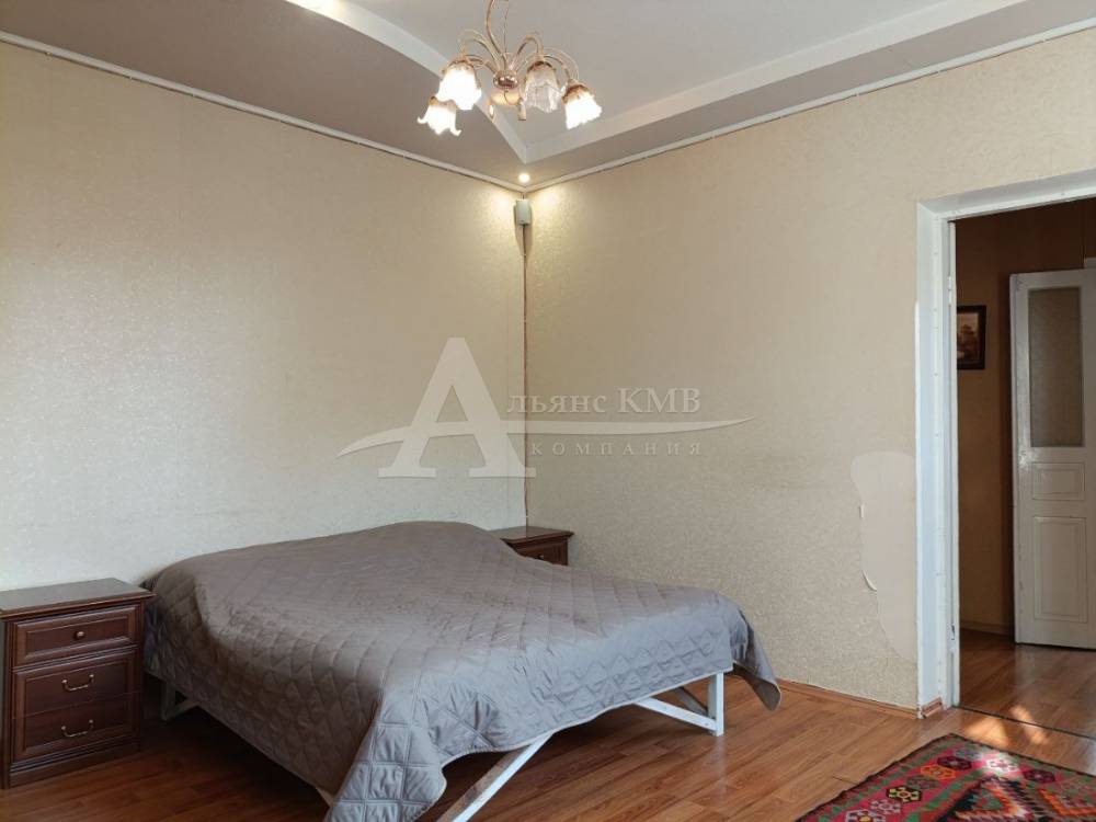 photo_5300883503723968793_y