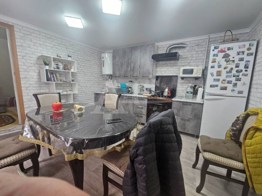 Ставропольский край, Георгиевск, Красная ул.; Дом 97м² на участке 8,20 сот. 1/1 эт.