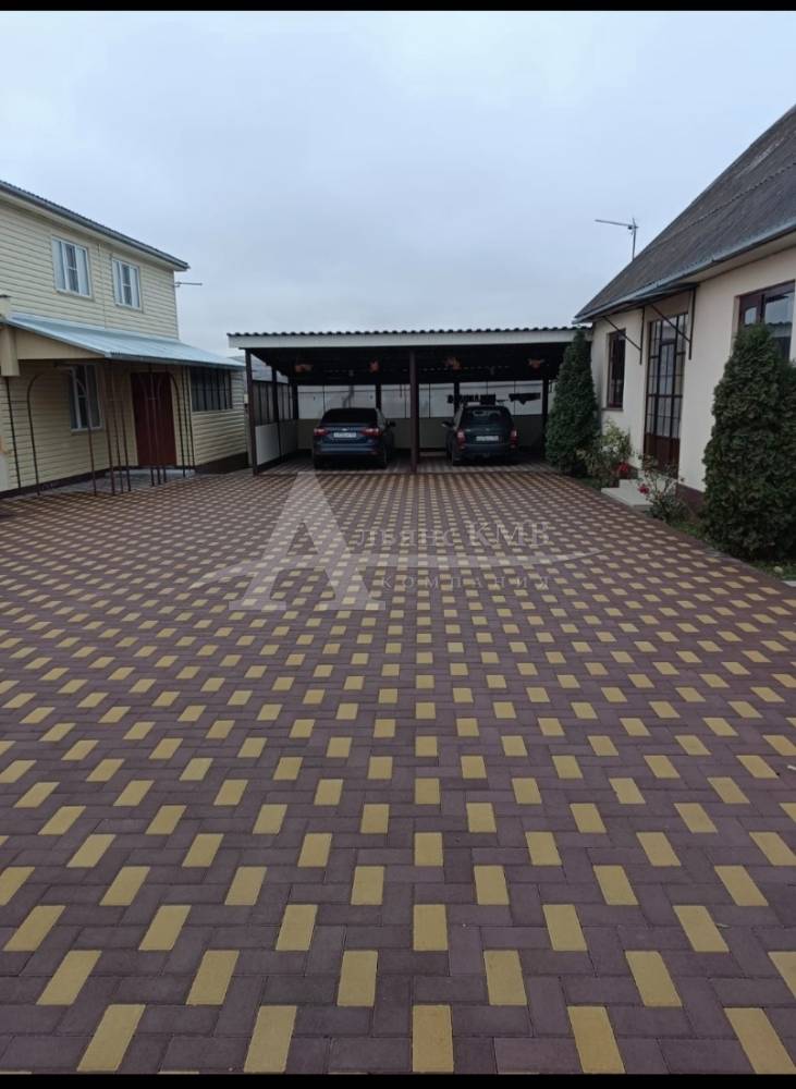 Ставропольский край, Минеральные Воды, Советская ул.; Дом 70м² на участке 10 сот. 2/2 эт.