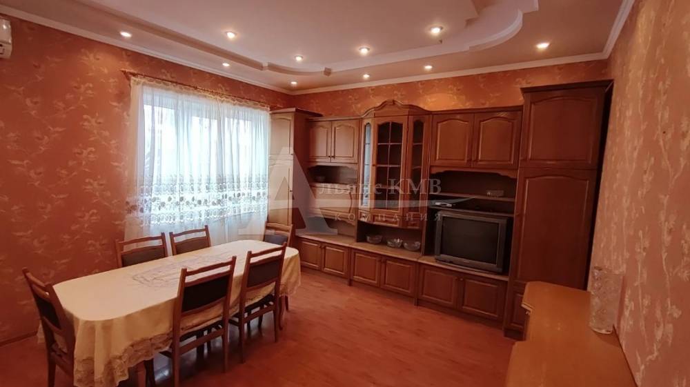 Ставропольский край, Георгиевск, Горького ул.; Дом 170м² на участке 3 сот. 1/2 эт.