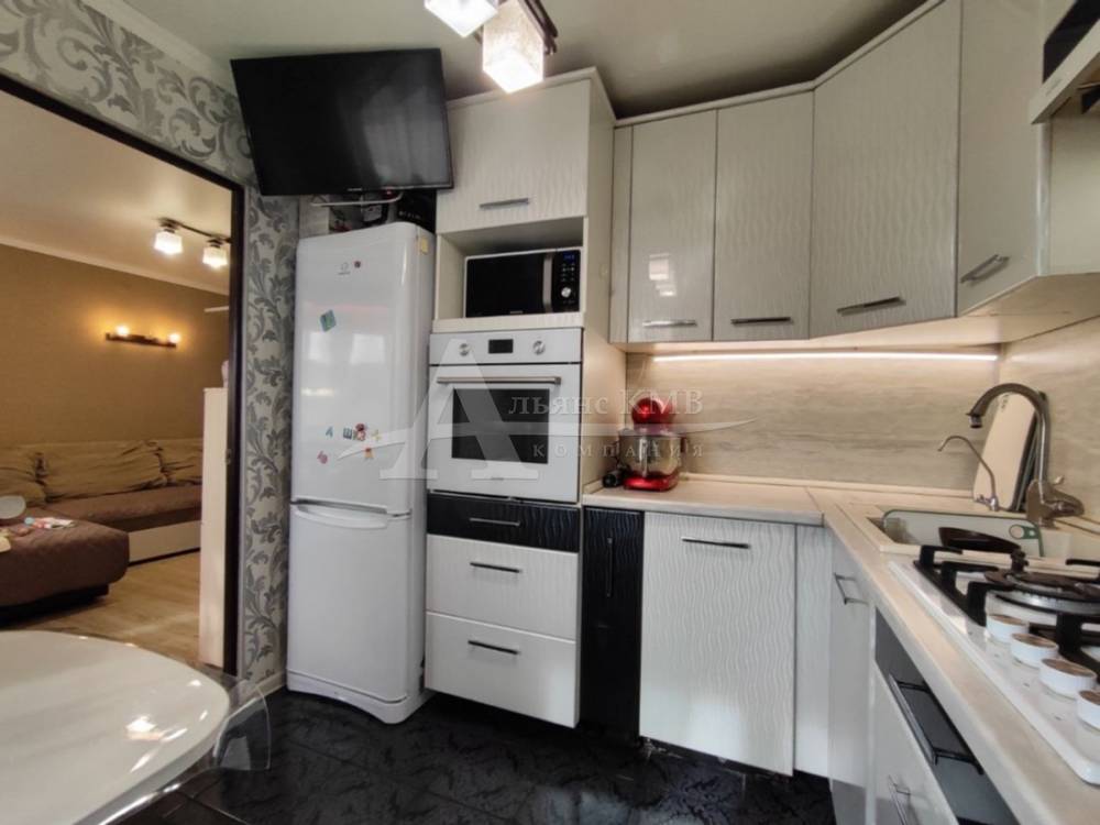 8e32bd7c-dc4d-426c-9078-86710d79254b