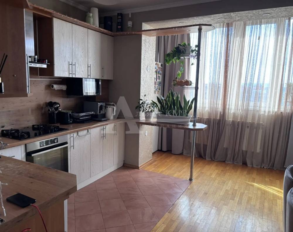 Ставропольский край, Георгиевск, Тронина ул.; Квартира 79м² 4/9 эт.