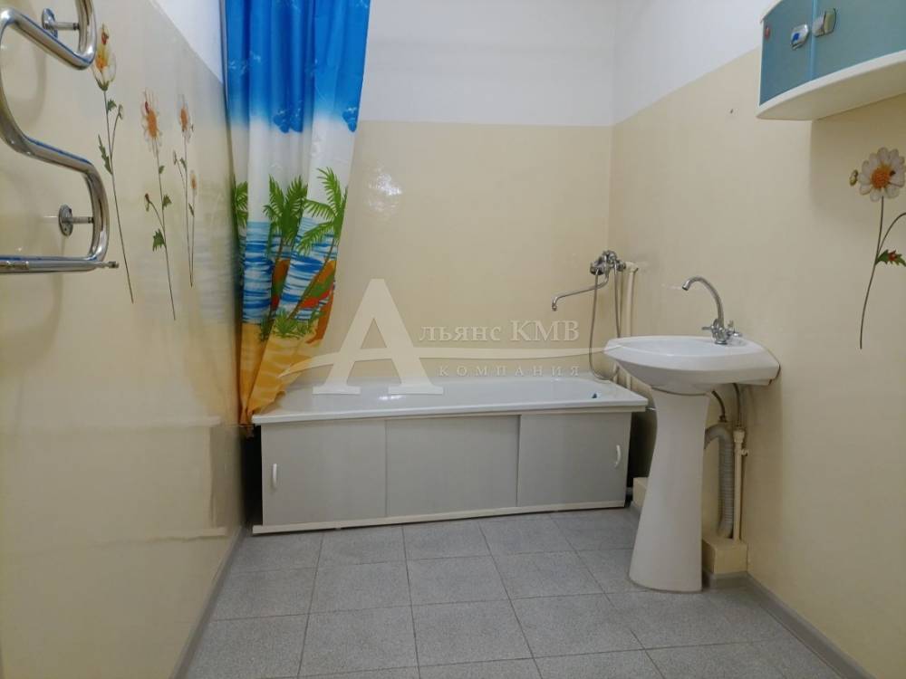 photo_5233490570590754193_y