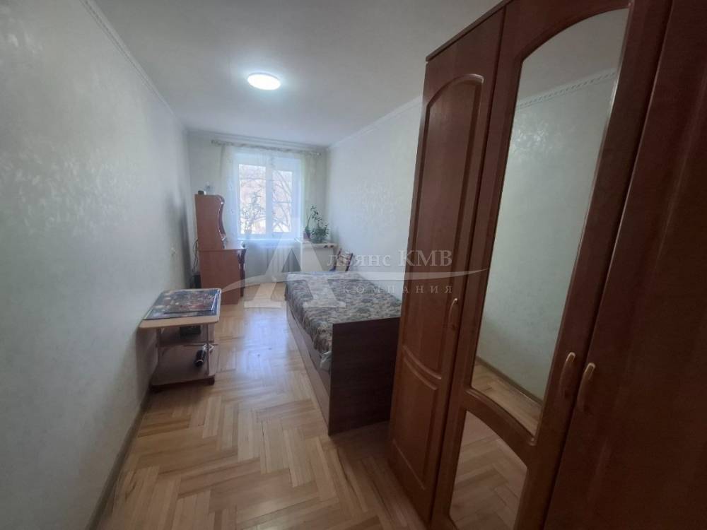 photo_5238217718970913389_y