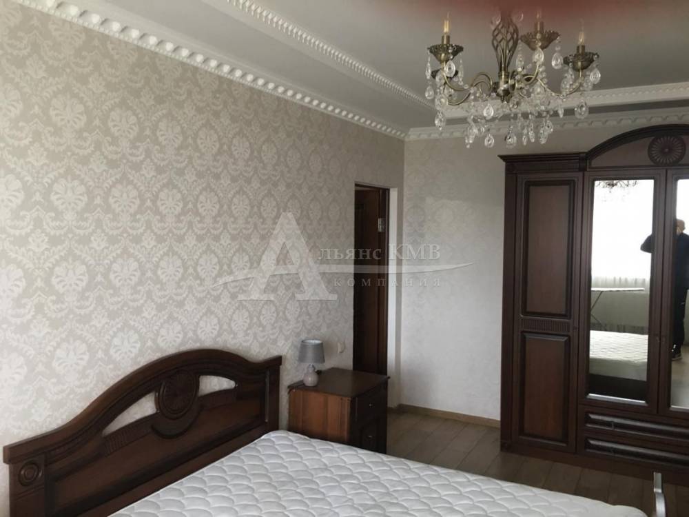 Ставропольский край, Георгиевск, Дружбы ул.; Квартира 77м² 3/3 эт.