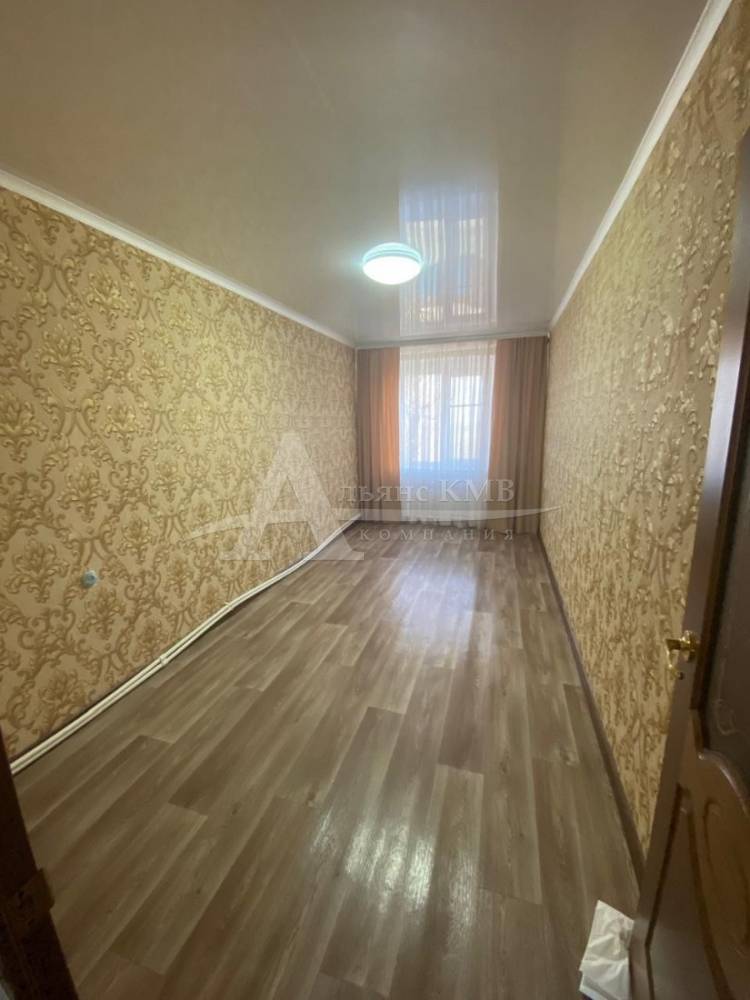 photo_5256124099052900933_y