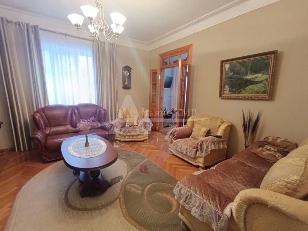 Ставропольский край, Кисловодск, Красивая ул.; Дом 156м² на участке 3,70 сот. 2/2 эт.