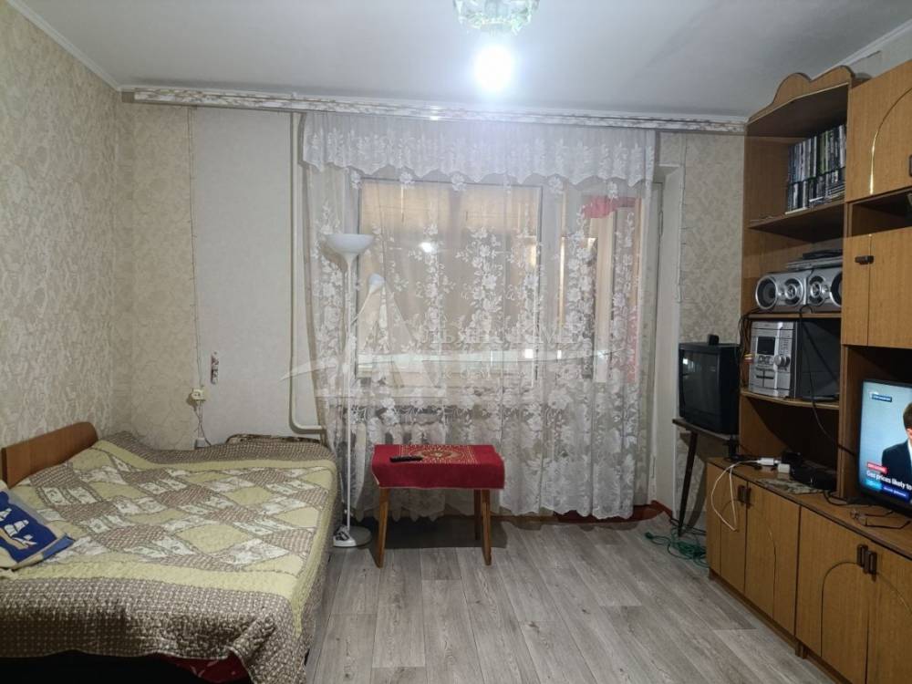 photo_5275999051625206948_y