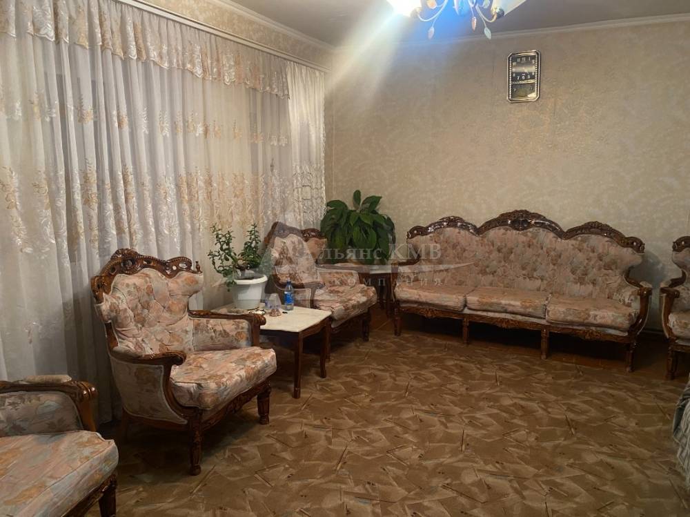 Ставропольский край, Центр, Горькая Балка село, Победы пл.; Дом 61,80м² на участке 8 сот. 1 эт.