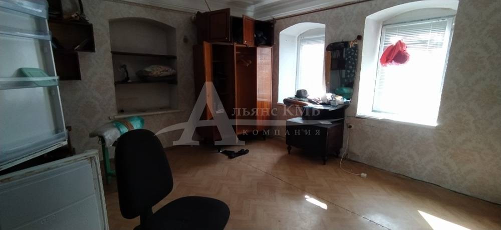 Ставропольский край, Кисловодск, Российская ул.; Квартира 38,40м² 2/2 эт.