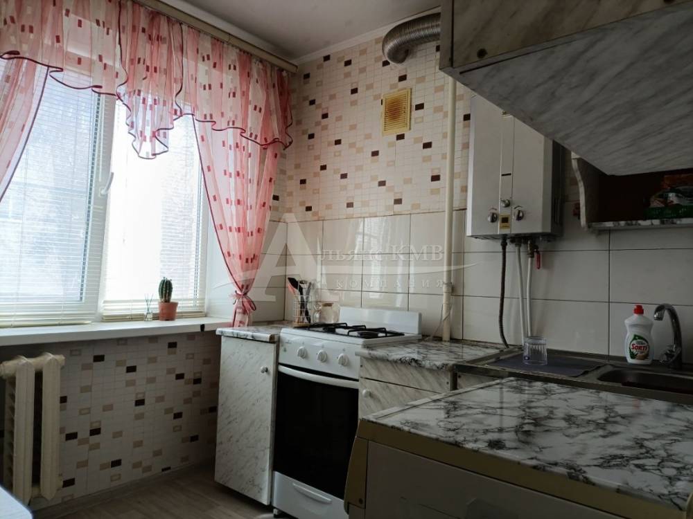 photo_5323508961946309515_y