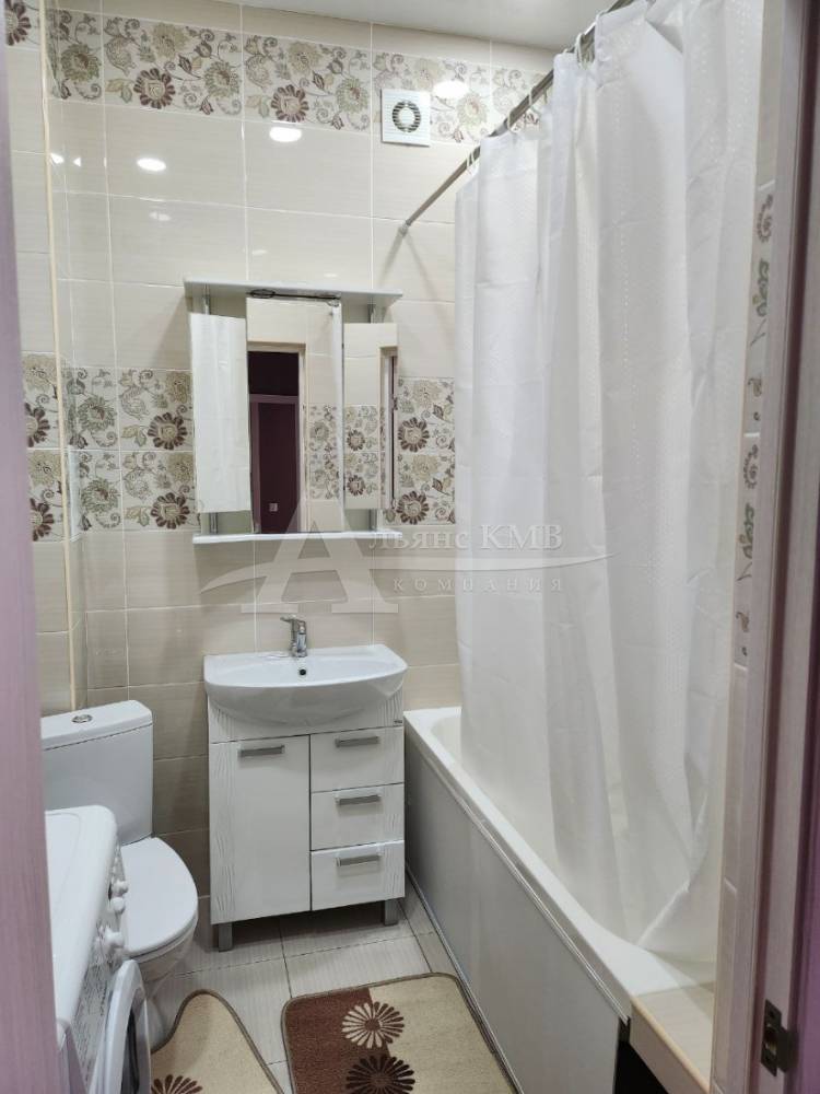 photo_5289763068894189545_y