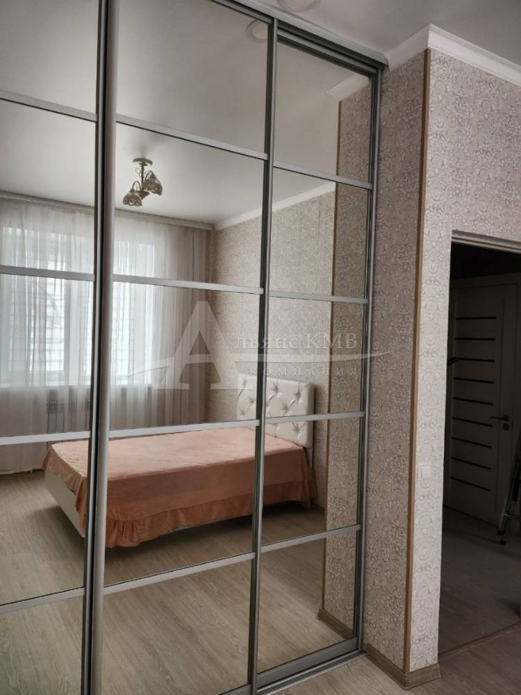 photo_5289763068894189527_y