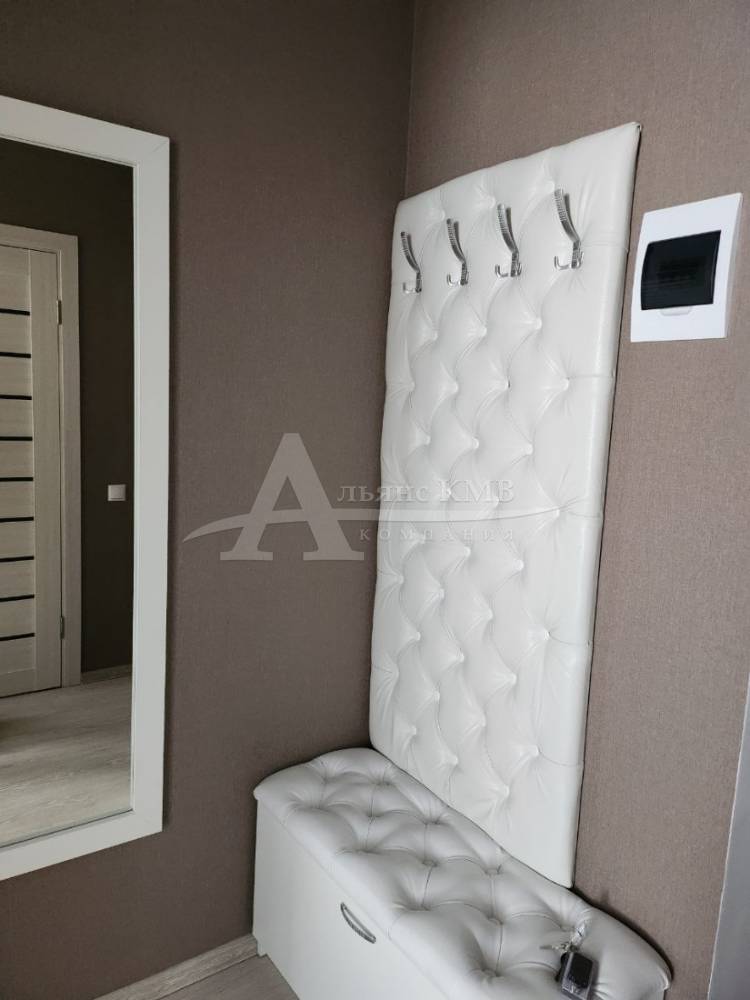 photo_5289763068894189542_y