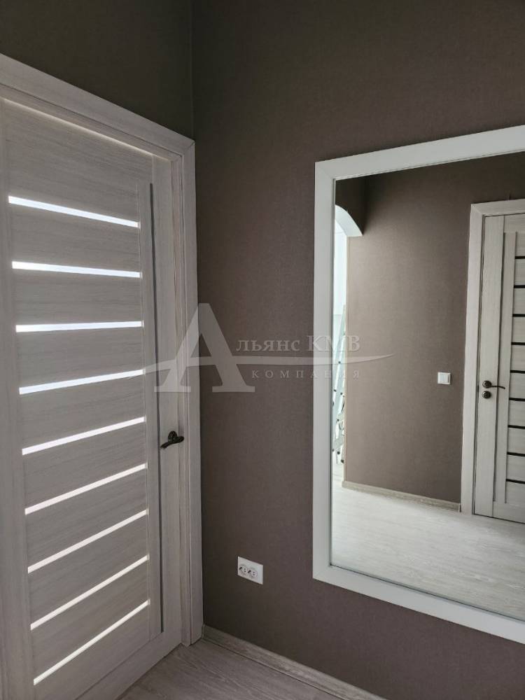 photo_5289763068894189547_y