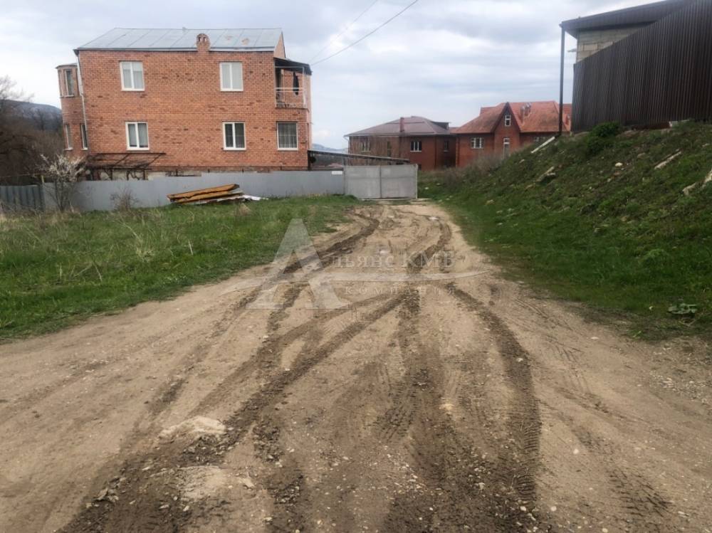 Ставропольский край, Кисловодск, Каштановая ул.; Участок на участке 6,60 сот.