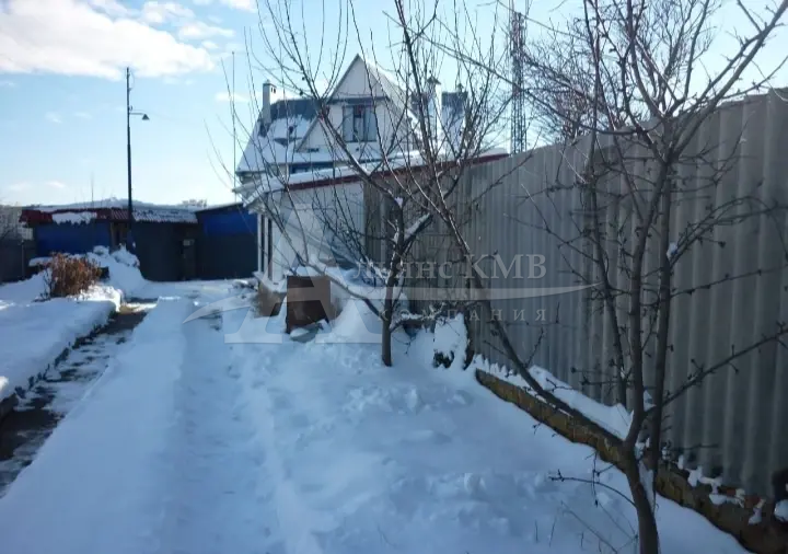 e5e33242-4e1e-427e-bf53-9c6913a75a36