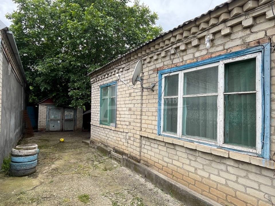 двор