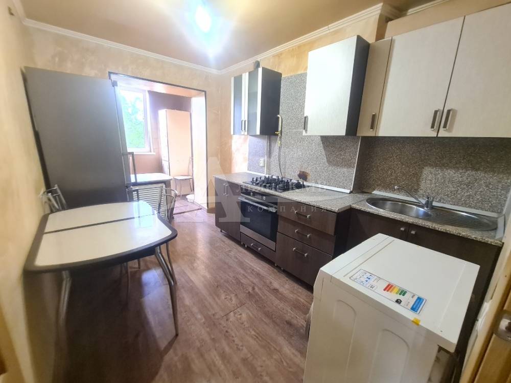1000413688