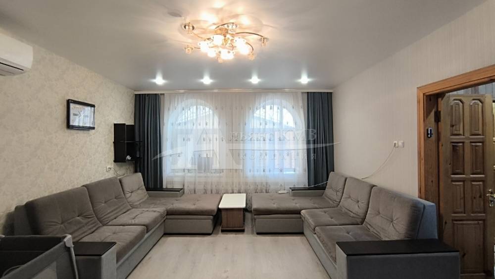 Ставропольский край, Зеленокумск, Кооперативный пер.; Дом 140,80м² на участке 6 сот. 2 эт.