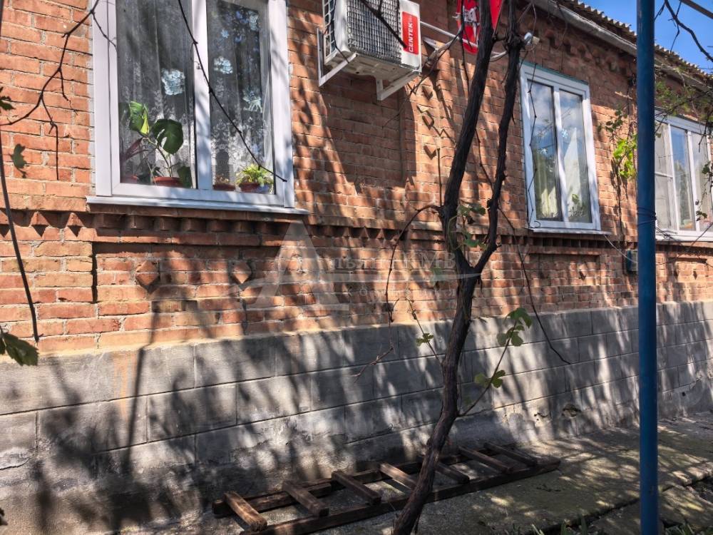 Ставропольский край, Георгиевск, Октябрьская ул.; Дом 69,90м² на участке 15 сот. 1/1 эт.