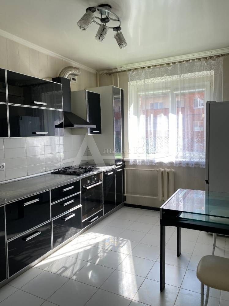 Ставропольский край, Ессентуки, Радостная ул.; Квартира 54м² 2/5 эт.
