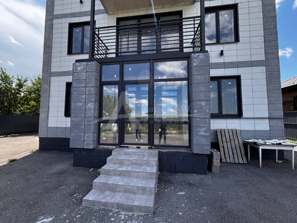 Ставропольский край, Ессентуки, Живописная ул.; Квартира 57м² 1/3 эт.