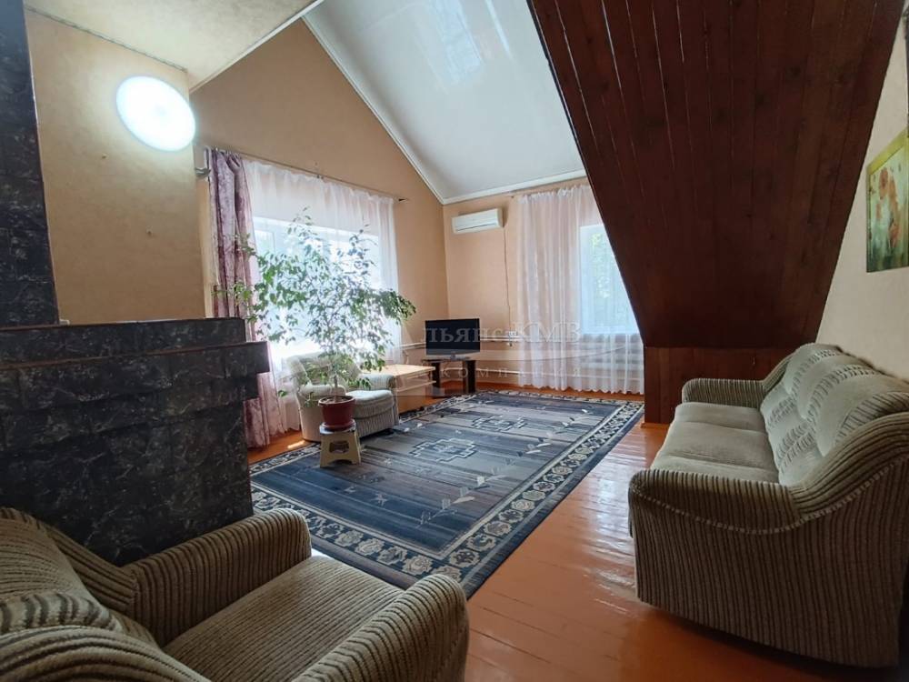 Ставропольский край, Зеленокумск, Садовый пр.; Дом 128м² на участке 8 сот. 2 эт.