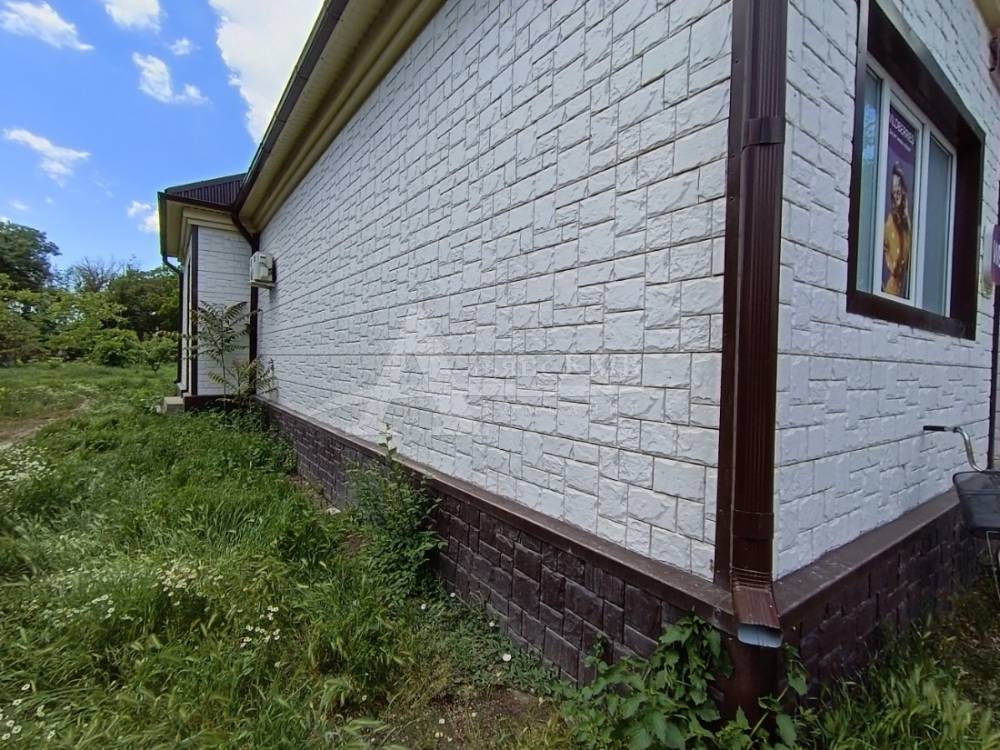 38521