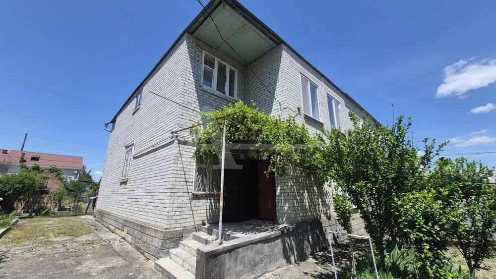 Ставропольский край, Георгиевск, Гагарина ул.; Дом 167м² на участке 6 сот. 2/2 эт.