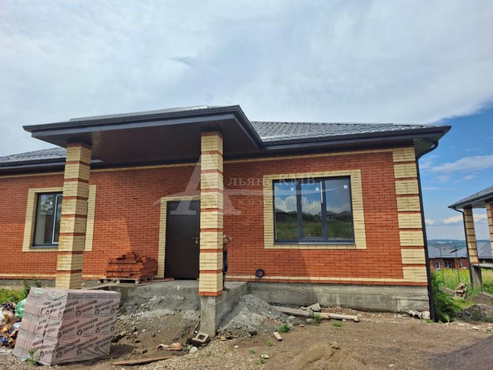 Ставропольский край, Ессентуки, Дубовая ул.; Квартира 220м² 1/1 эт.