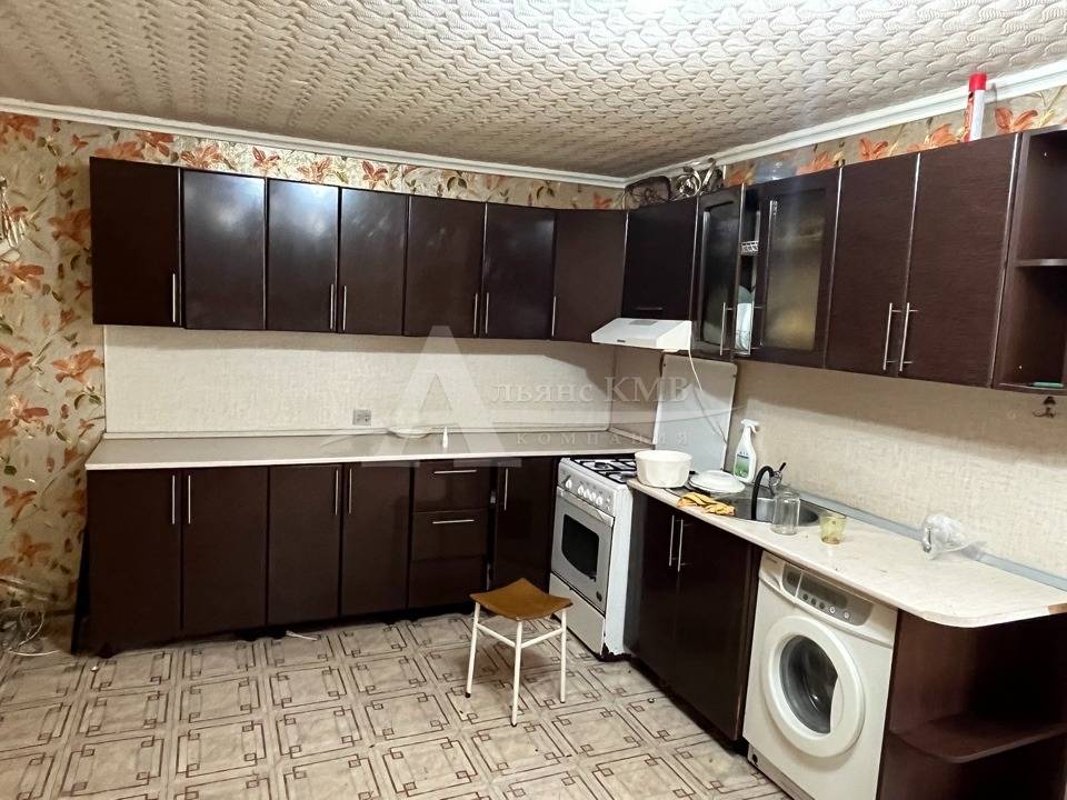 Ставропольский край, Центр, Солдато-Александровское село, Широкая ул.; Дом 100м² на участке 9,50 сот. 1 эт.